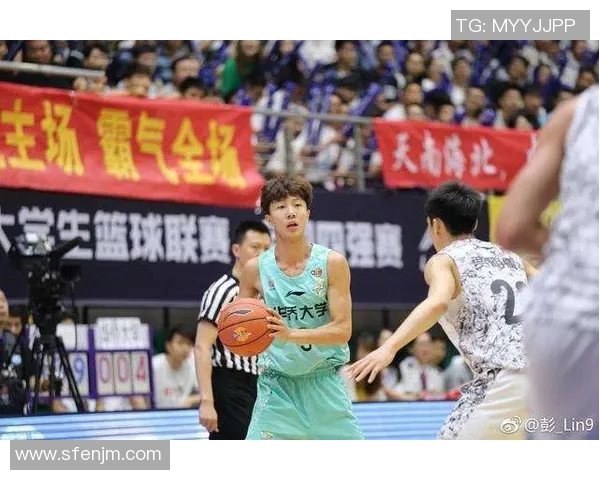 成都篮球队在选拔赛中以69分稳居积分榜首位展现强劲实力 成都篮球队在选拔赛中以69分稳居积分榜首位展现强劲实力