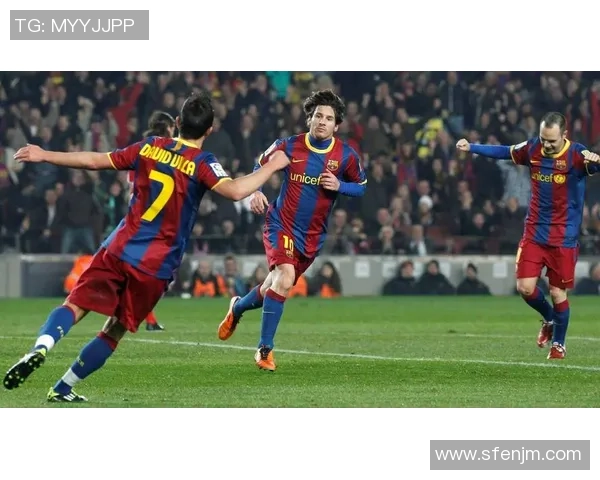 足球明星八人阵容解析揭示他们的职业生涯与场上表现的精彩瞬间 足球明星八人阵容解析揭示他们的职业生涯与场上表现的精彩瞬间