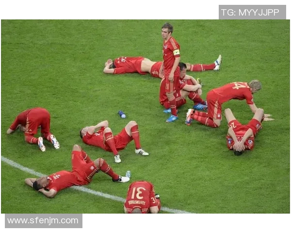 足球明星精彩踩球瞬间集锦展现技术与魅力的完美结合